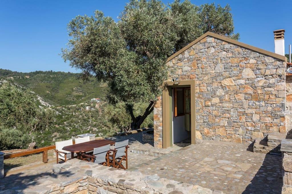 Casa Milos Stone Chalets Alónnisos Eksteriør bilde